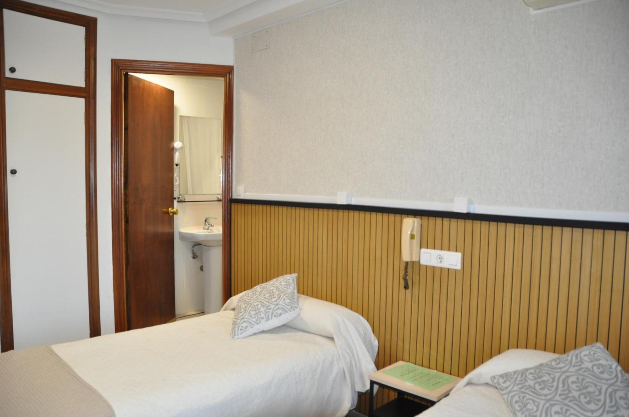 Hostal Ramon Y Cajal باياذوليد المظهر الخارجي الصورة