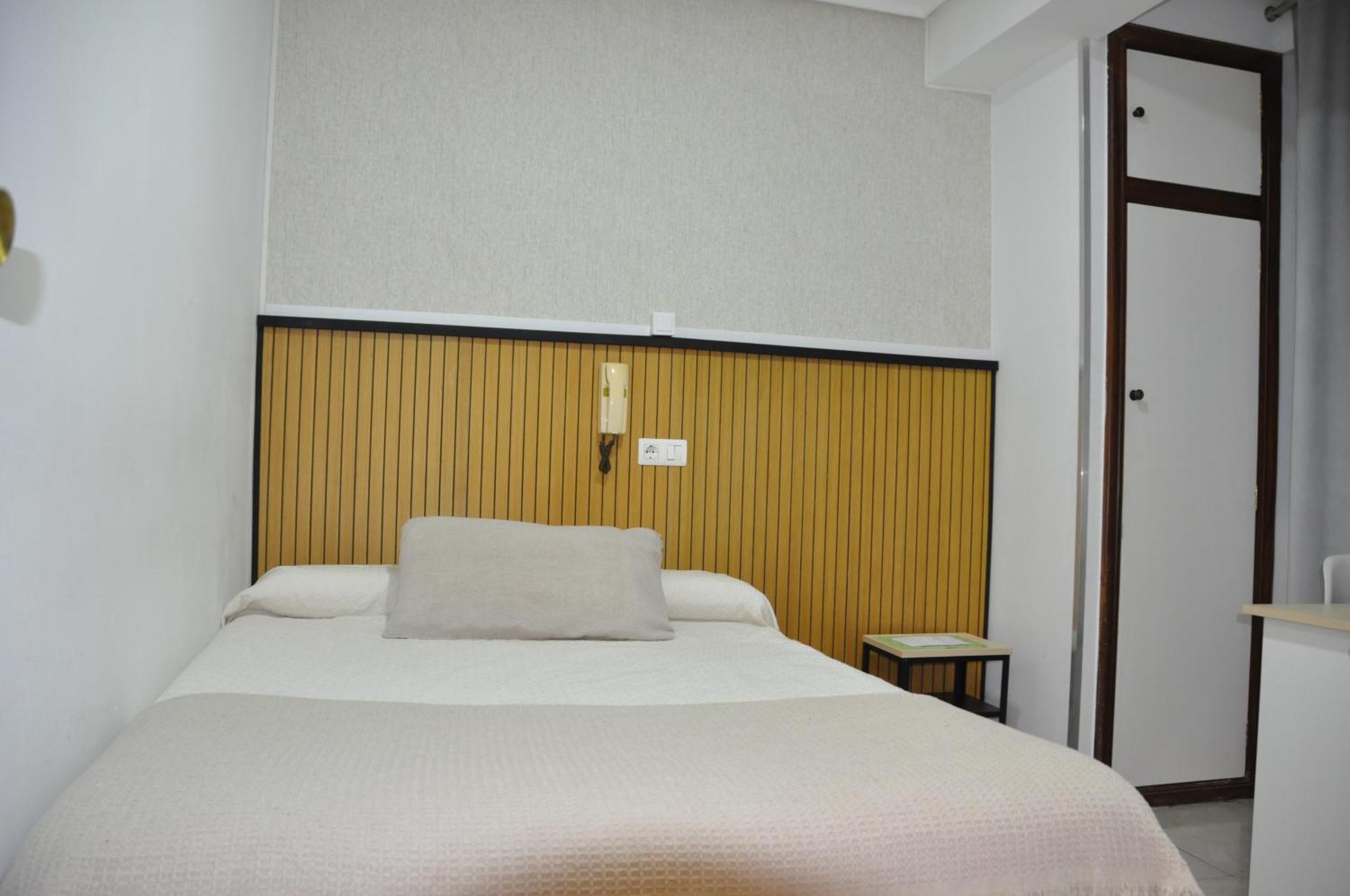 Hostal Ramon Y Cajal باياذوليد المظهر الخارجي الصورة