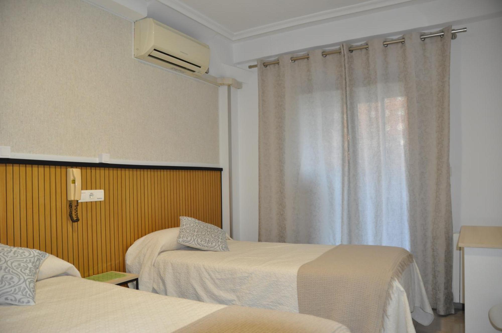 Hostal Ramon Y Cajal باياذوليد المظهر الخارجي الصورة