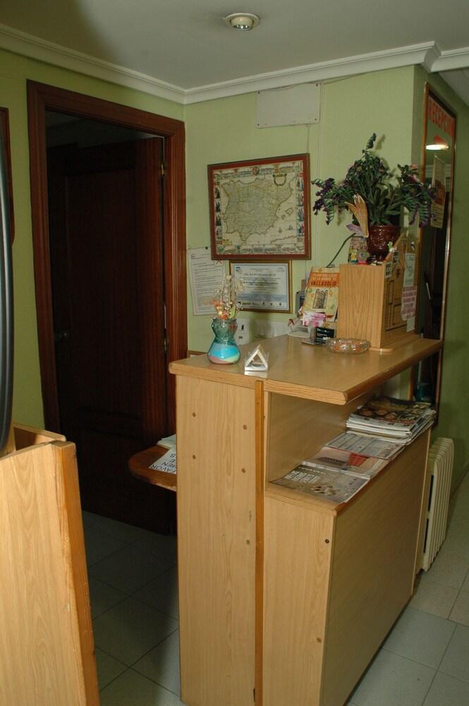 Hostal Ramon Y Cajal باياذوليد المظهر الخارجي الصورة